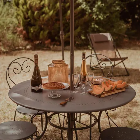 Πανσιόν Les Instants Du Lot 3*